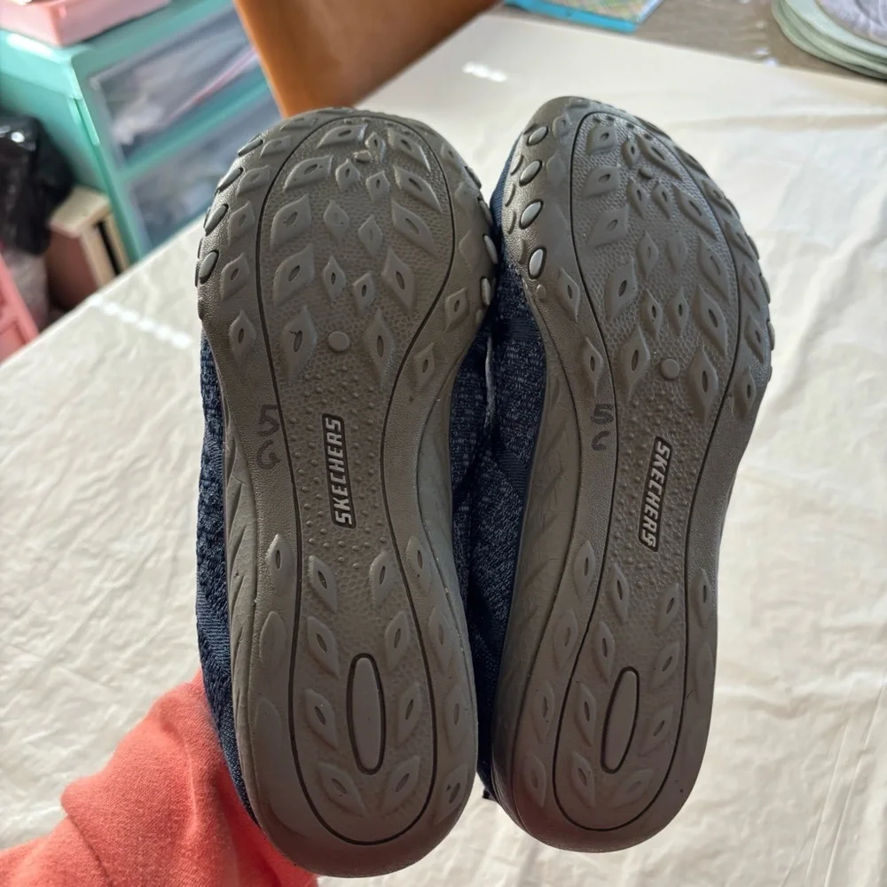 Skechers Slip-ins: Breathe-Easy - Knitty Waves navy blue SZ 11. Worn 2X Indoors